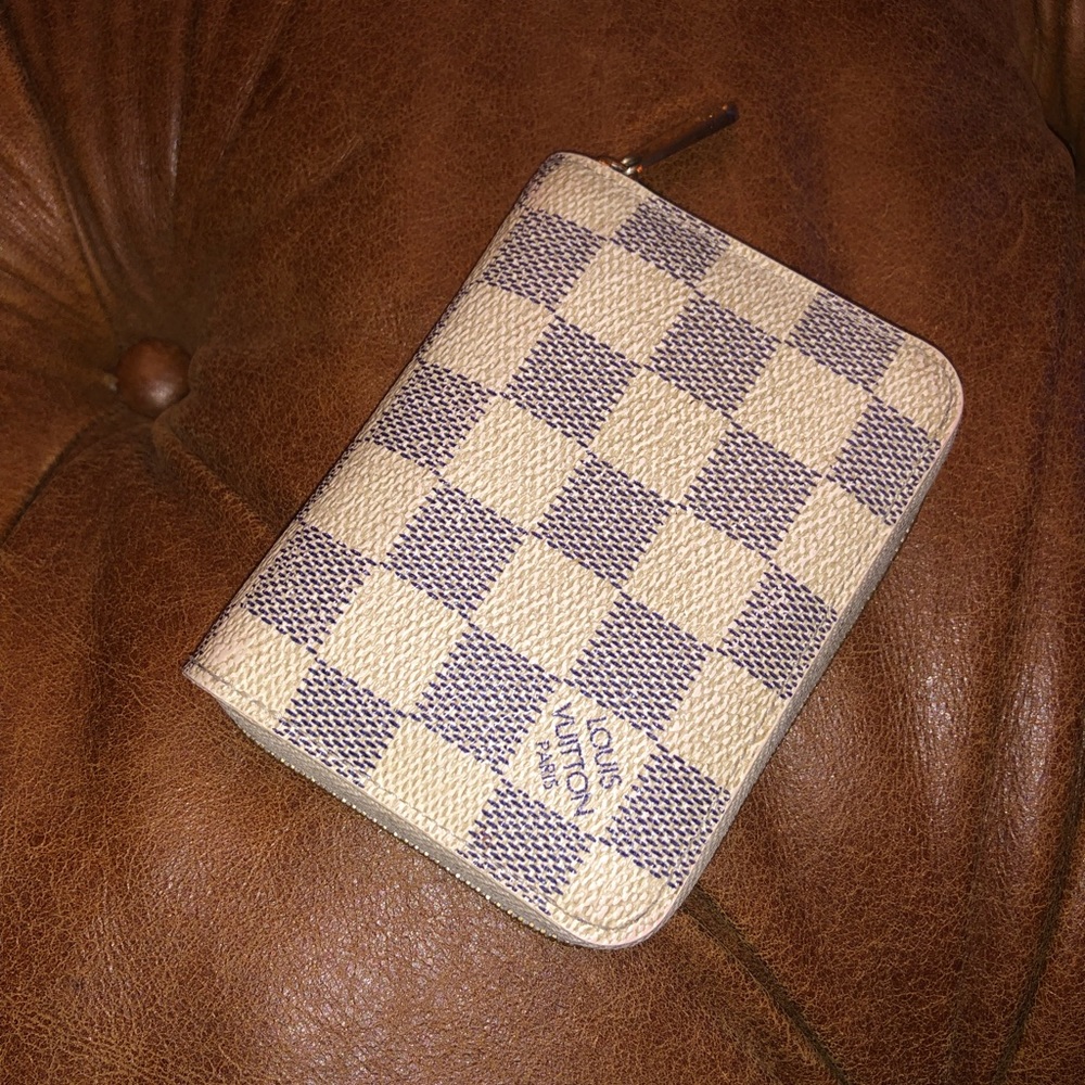 Auth Louis Vuitton Hampstead Tote & Zippy Wallet - Picture 11 of 14